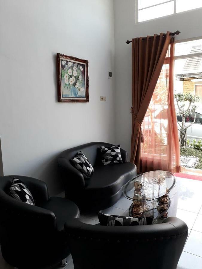 באטו Villa Puncak Garuda A5 מראה חיצוני תמונה